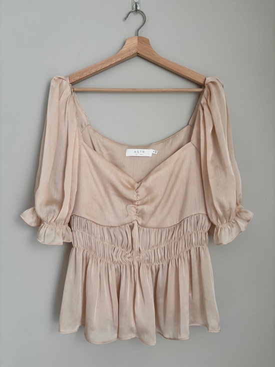 Astr Tops - ASTR Blush Beige Smocked Peplum Puff-Sleeve Top Coquette Babydoll EUC